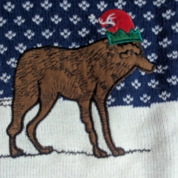 Holiday Time howling at the moon wolf Christmas sweater small embroidered - Picture 5 of 10